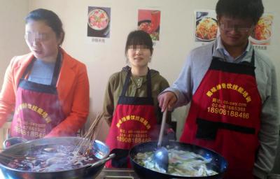 哪里有正宗火锅日韩精品一区二区三区水蜜桃？