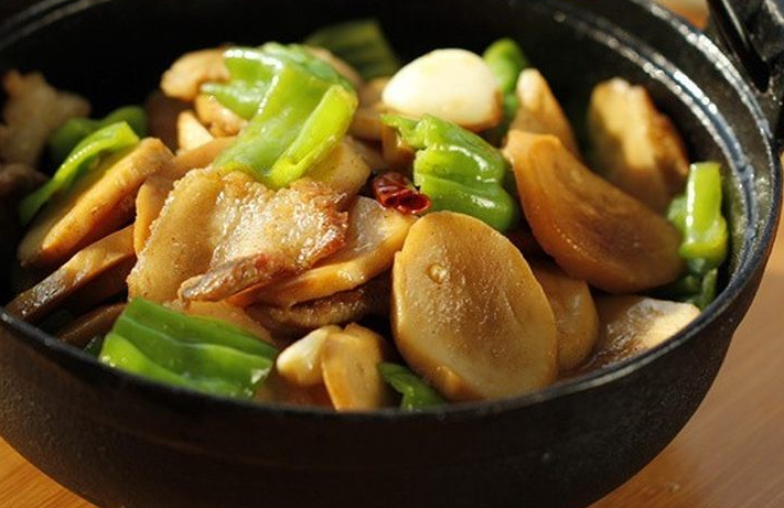 比肉好吃的素菜，干锅杏鲍菇，健康美味的家常素菜菜谱