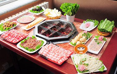 火锅味道怎样，汤底和蘸料各占一半的因素，这些蘸料你都吃过？