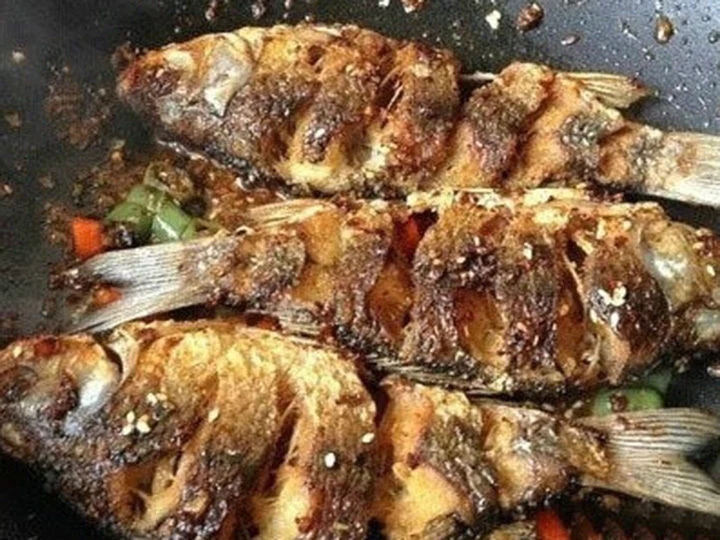 好吃到停不下筷子的香酥烤鱼，做法简单，少油少盐，吃起来更健康
