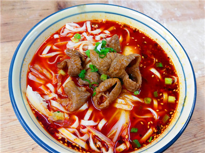 成都学重庆小面技能训练多少钱？特色美食小吃训练